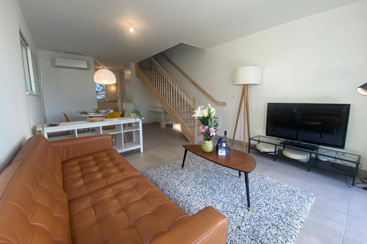 Roche Blanche - Terrasse Et Parking Appartement Nîmes Buitenkant foto