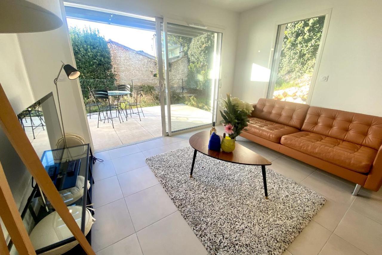 Roche Blanche - Terrasse Et Parking Appartement Nîmes Buitenkant foto